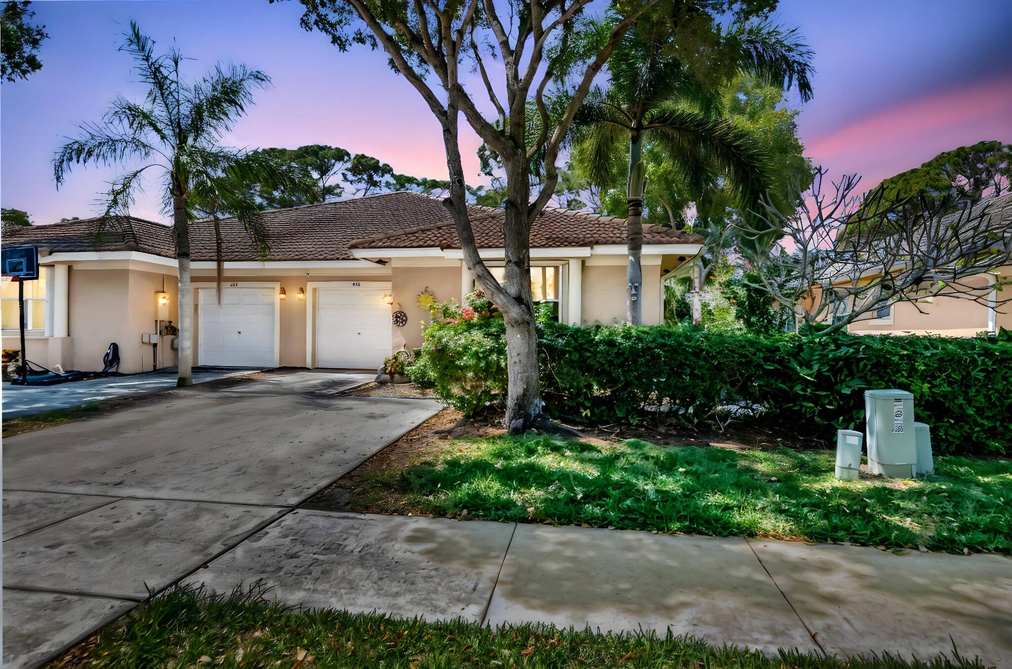 Welcome to this charming 3 bedroom, 2.