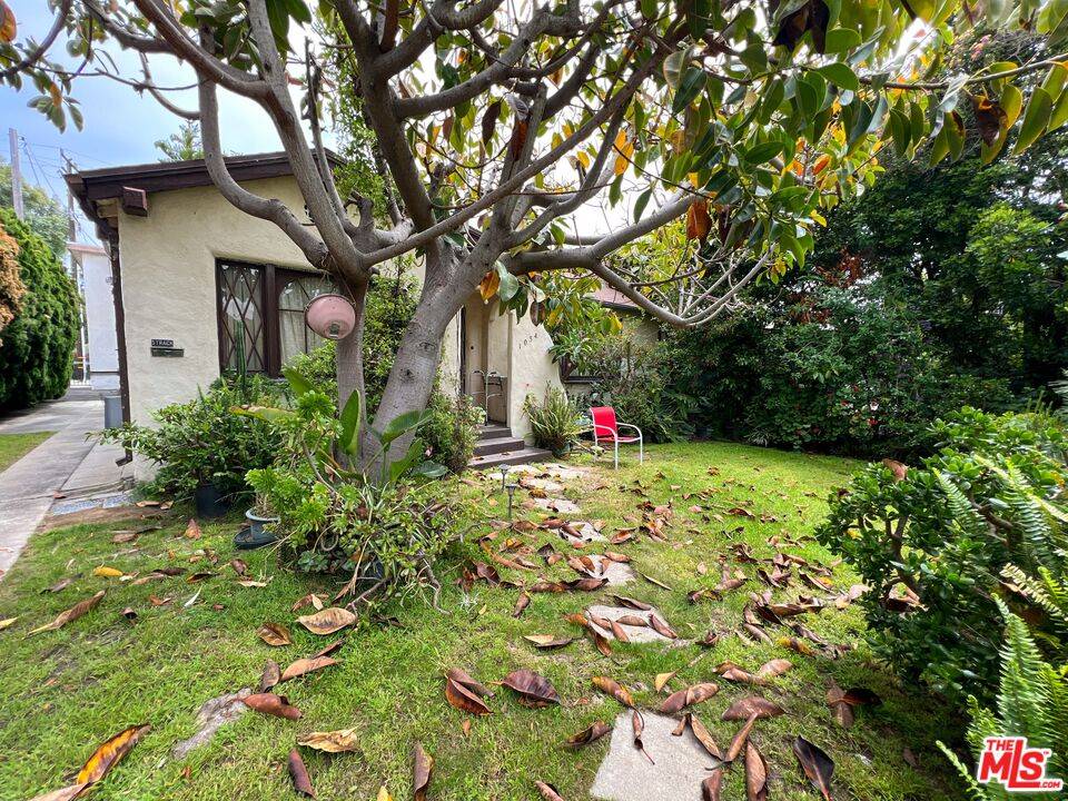 1034   Grant St LA