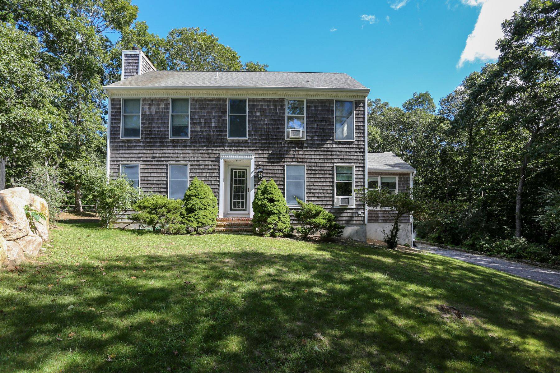 Location, Tennis & Surf