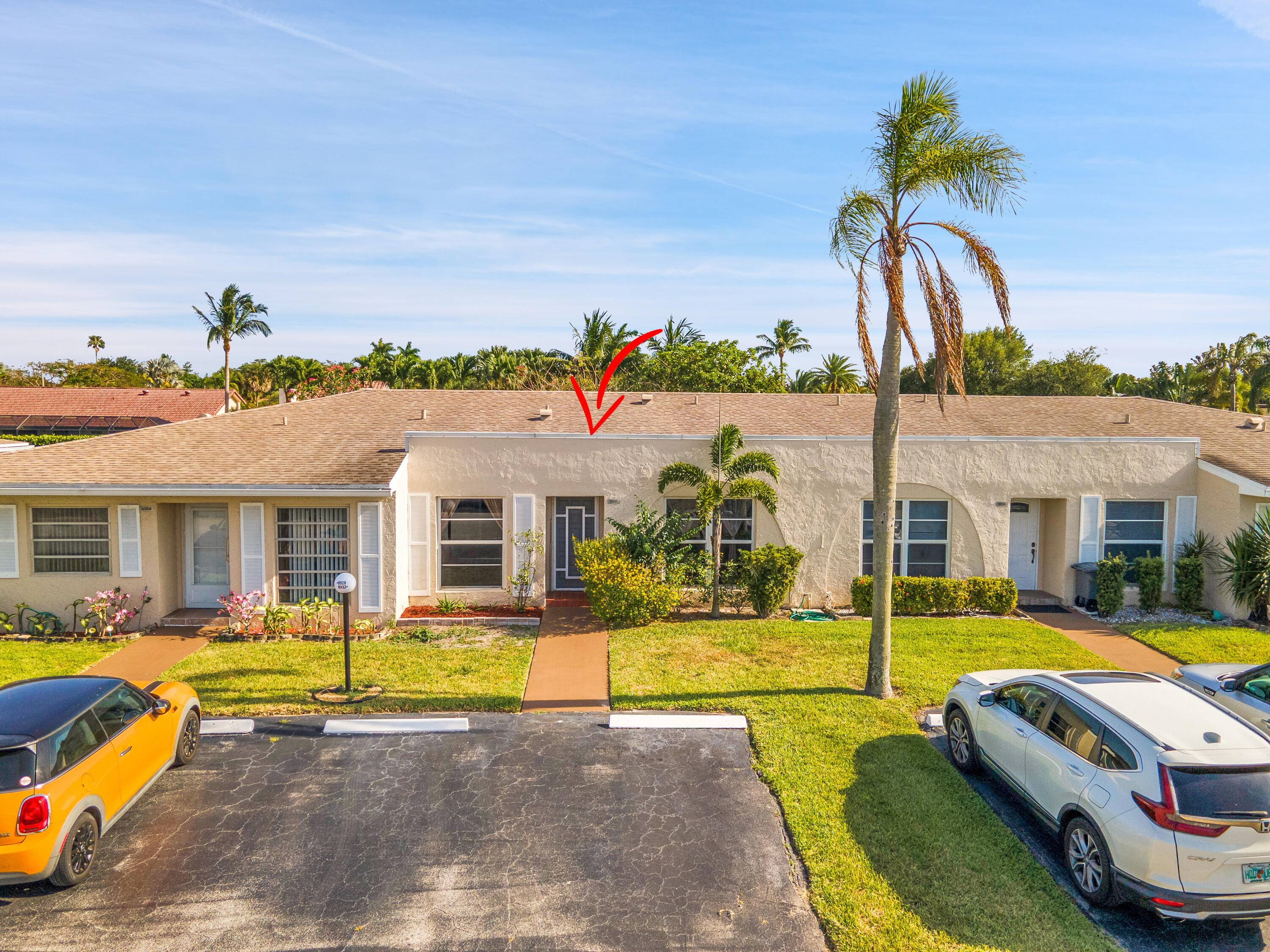 Welcome to Boca Lakes ! Gated 55 community in a prime location, conveniently located just West of Turnpike, walking distance to shopping and restaurants.