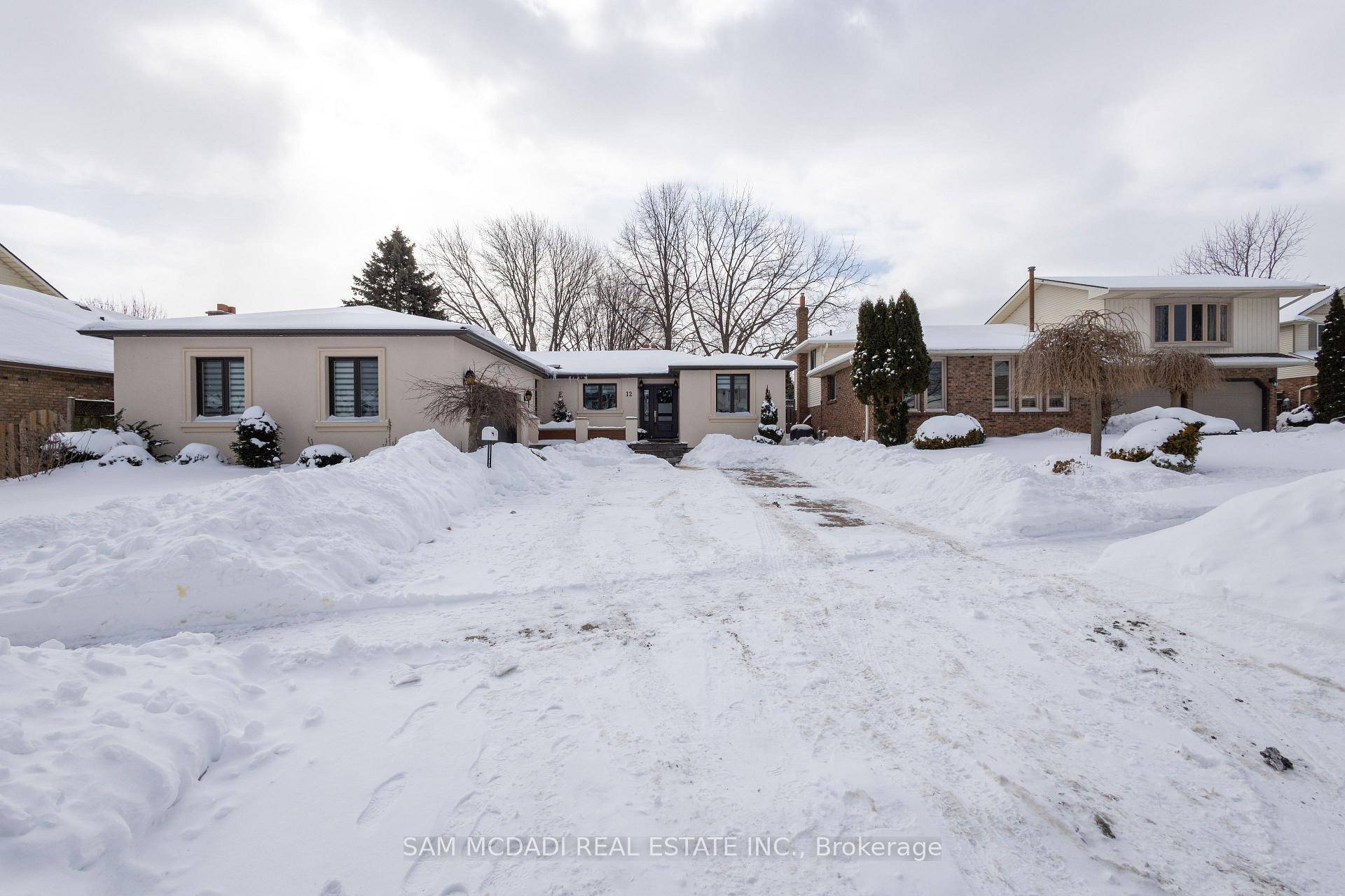 Luxurious Newly Renovated Bungalow Located By Lake Ontario Featuring Spacious Open Concept Layout And Modern Design And High End Finishes, Huge Kitchen With Oversized Island and Top Of The Line ...