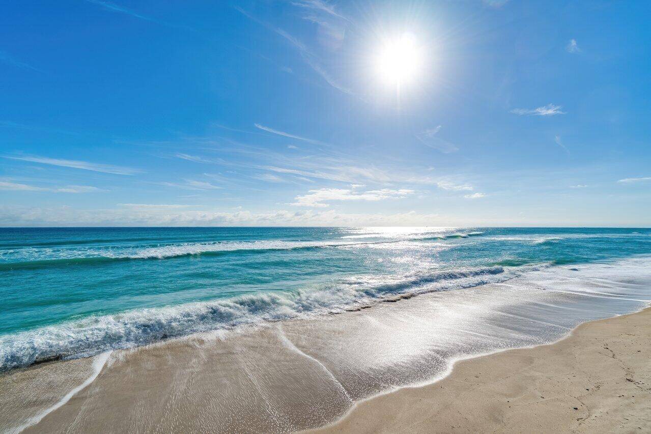 Welcome to the renowned La Bonne Vie condominium complex in Palm Beach, Florida.