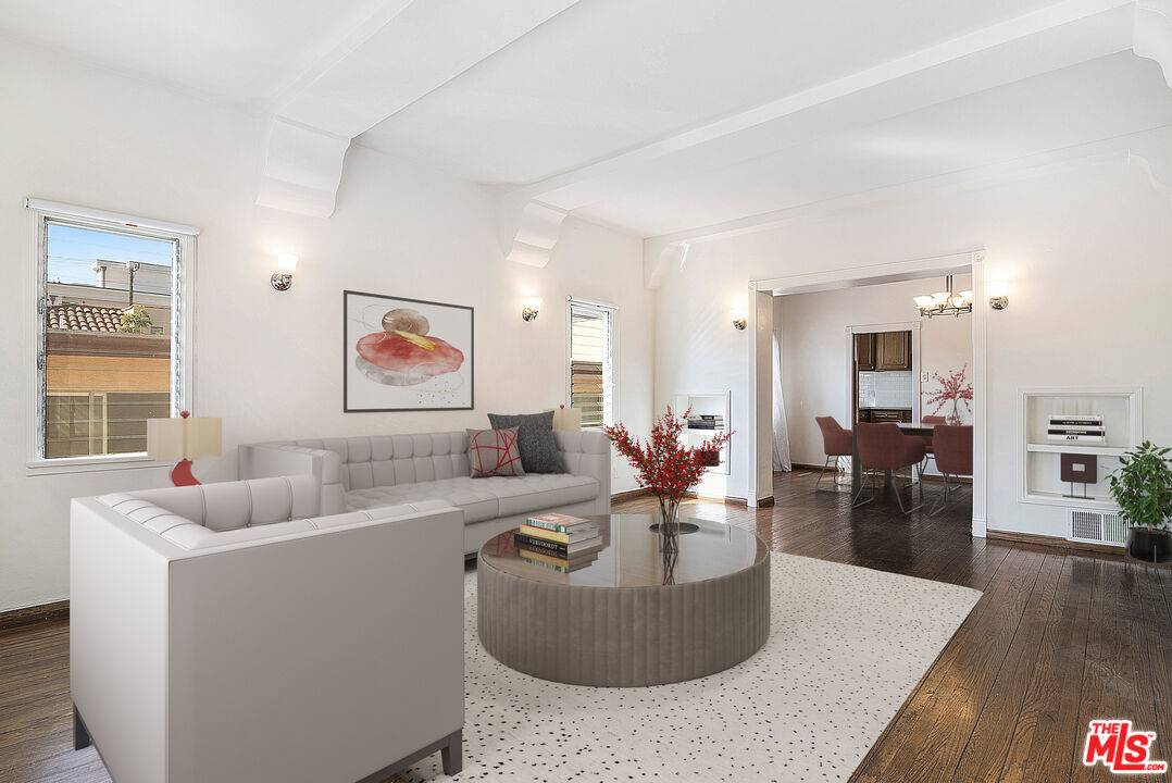 855 S Shenandoah St 2BR Beverlywood La