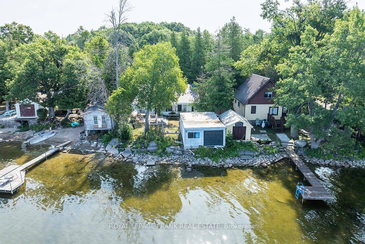 Affordable Waterfront Retreat on Lake Dalrymple !