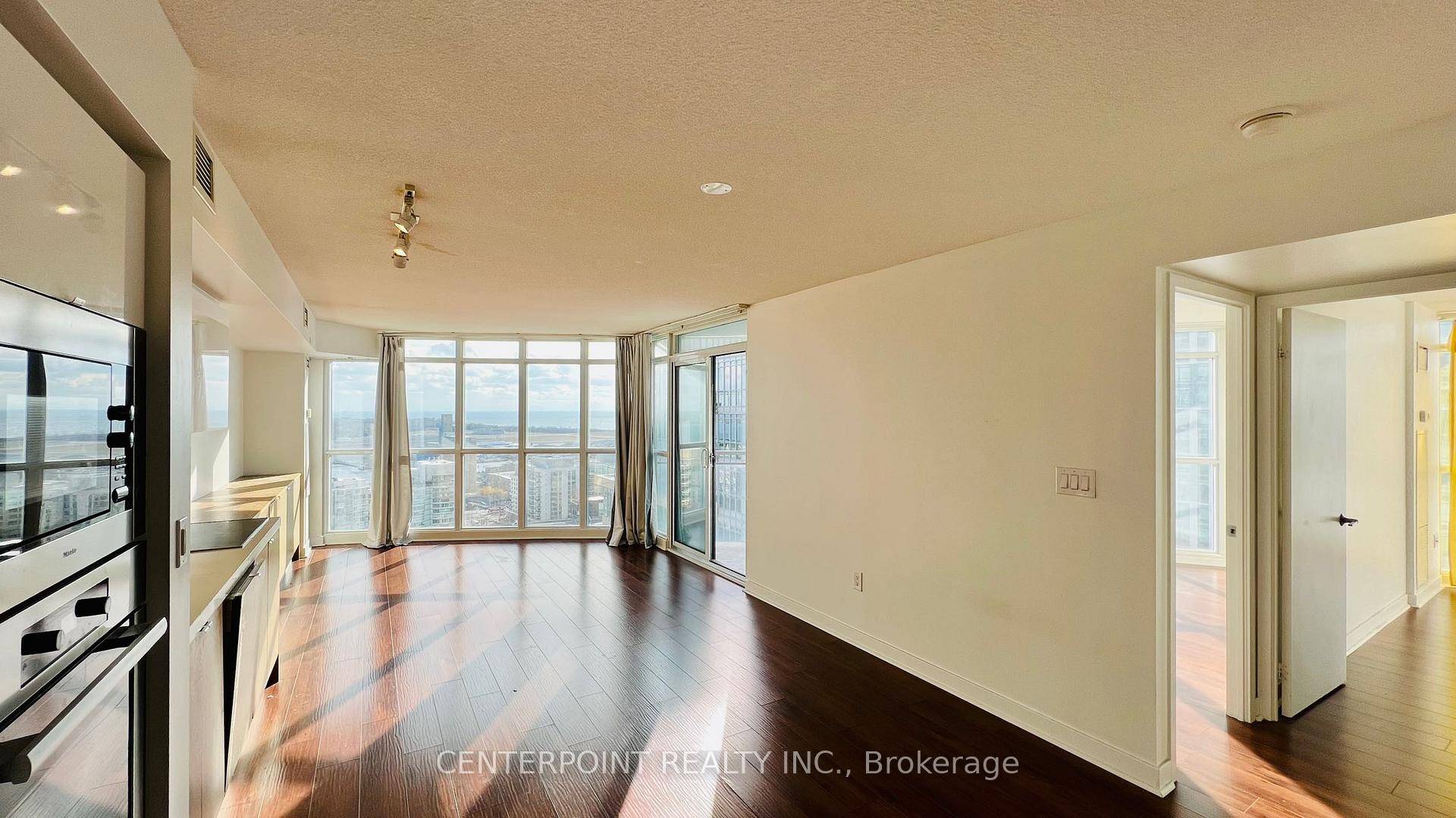 Cityplace Downtown Toronto, Grand Parade II Condos Elegant and stunning SW facing 850 SF corner unit w panoramic lake amp ; city views !
