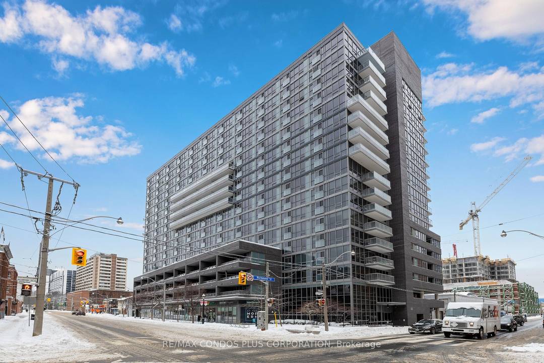 Fully Furnished and Well Maintained With Parking High Floor Unit, Two Functional Bdrms With Lots of Storage, Separate Study Area, Amenities Include Rooftop Hottub, Pool, BBQ, Lounge, Gym, Dry and ...