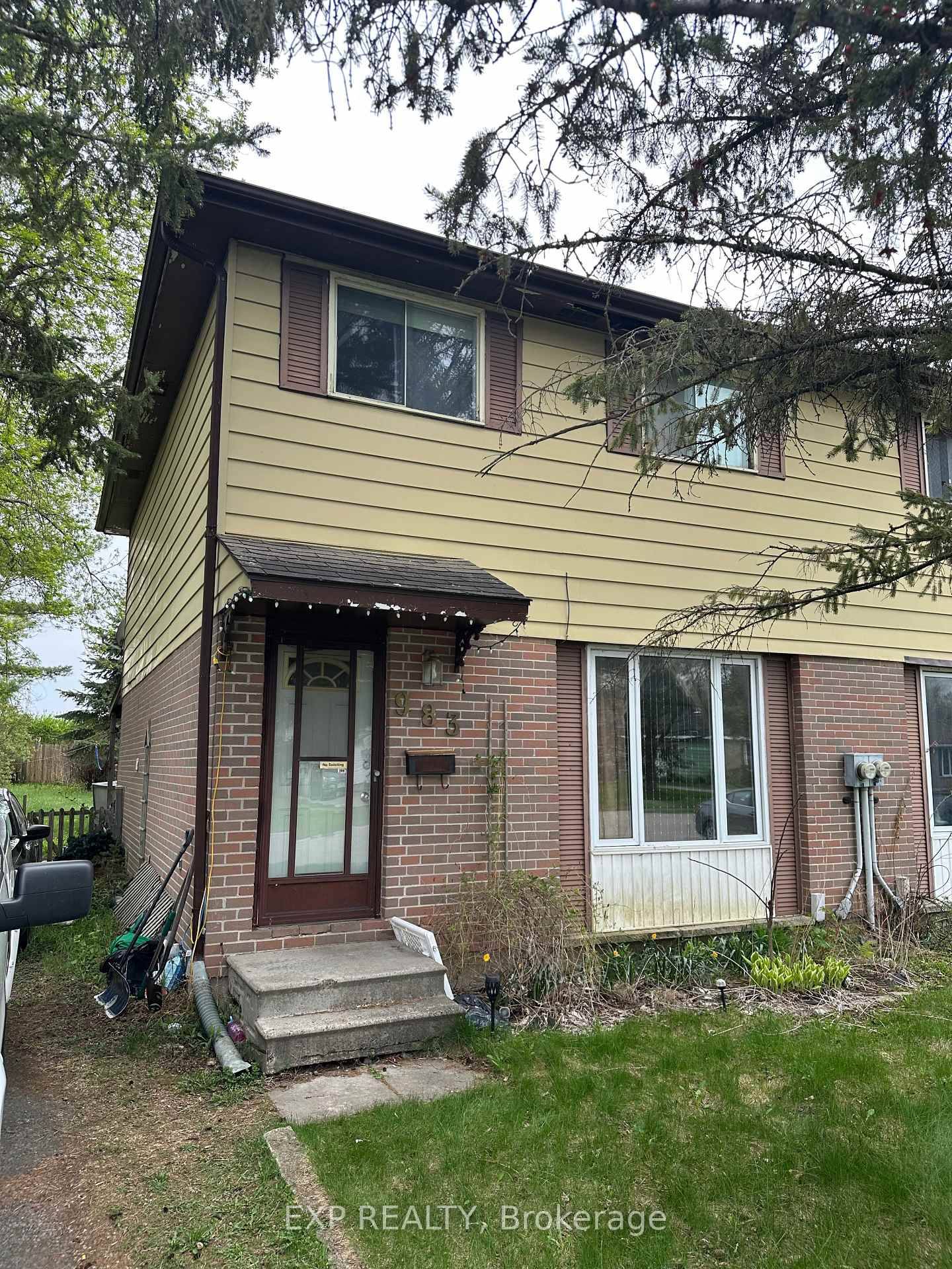 Opportunity knocks ! Don't miss this opportunity to purchase a great semi detached home in a quiet neighbourhood in Prescott located near the 401 and just off Churchill Road East.