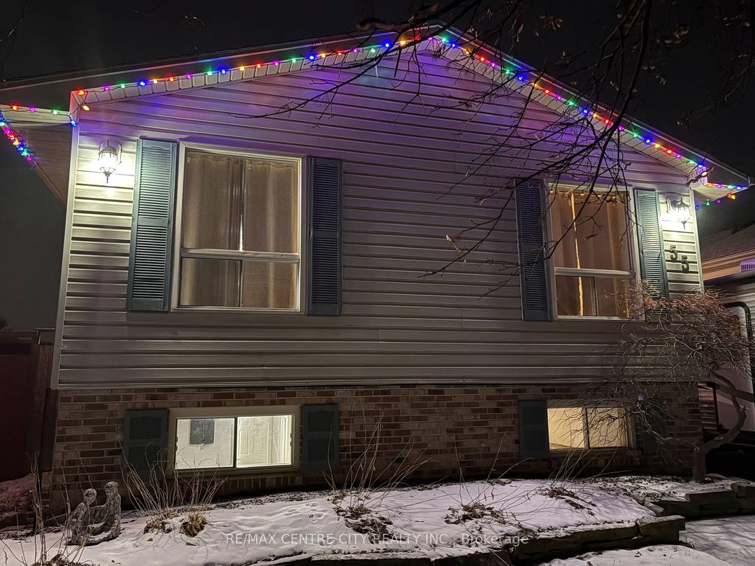 Charming small town living at its best !