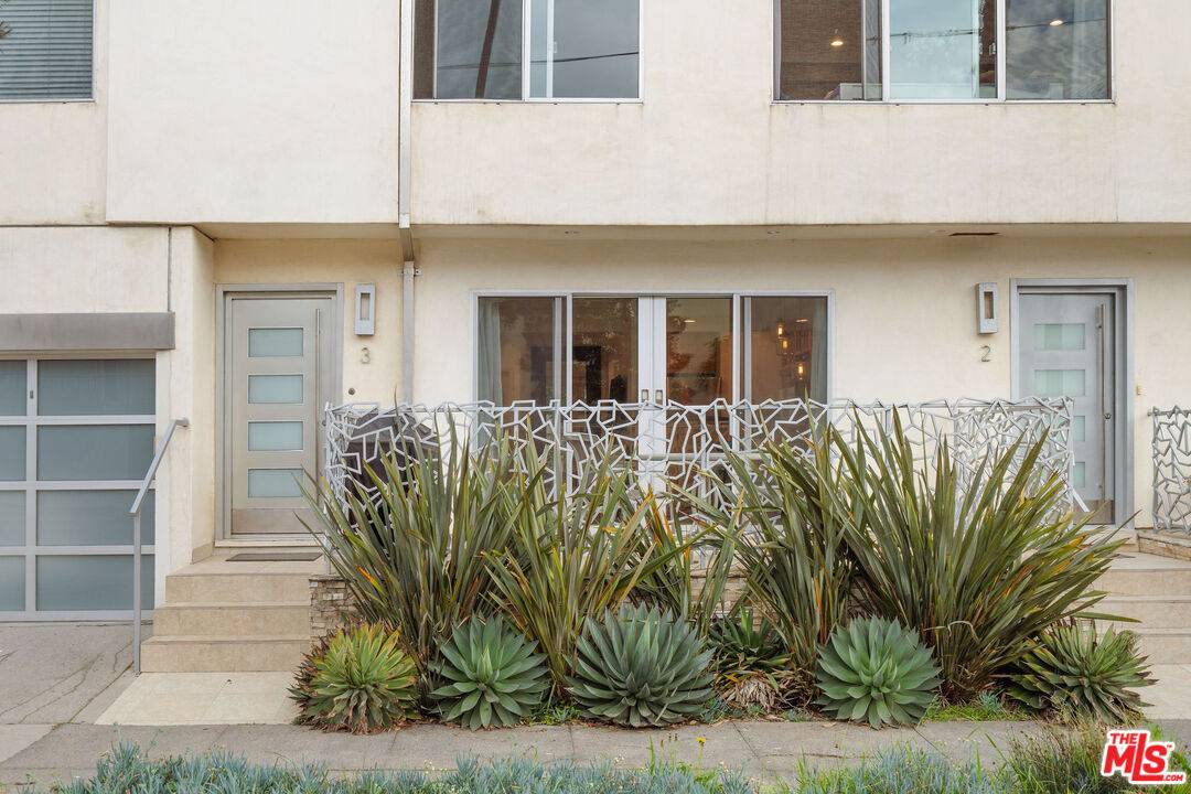 2101   Ocean Ave 1BR Santa Monica La