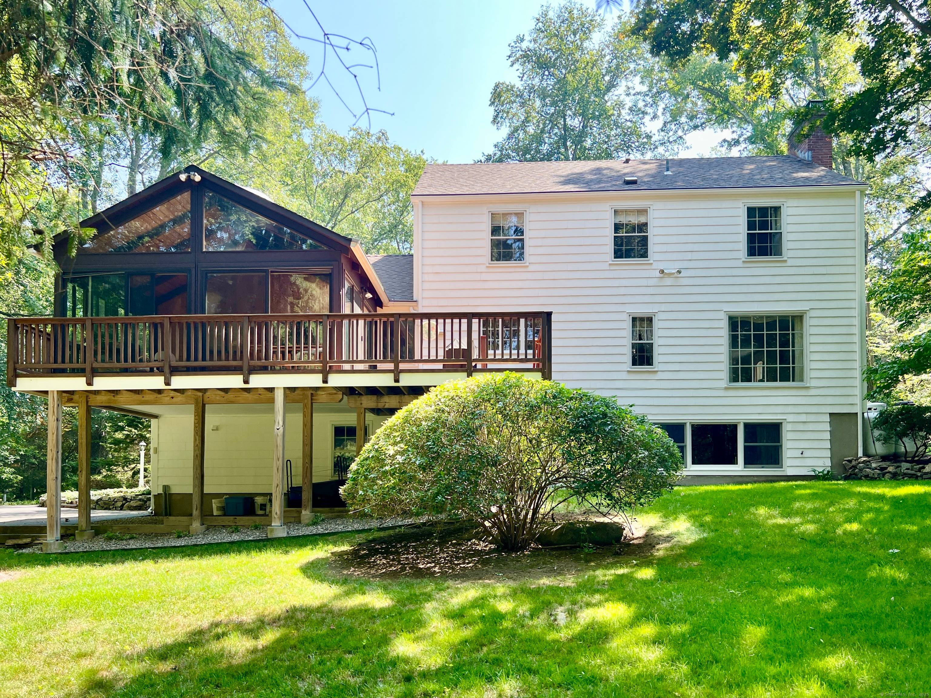 Welcome to one of South Wilton's most coveted cul de sacs !
