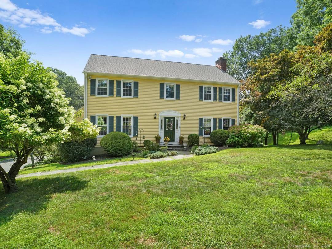 Storybook Saltbox Colonial in North Stamford Nestled on a quiet cul de sac, this enchanting 4 bedroom, 2.