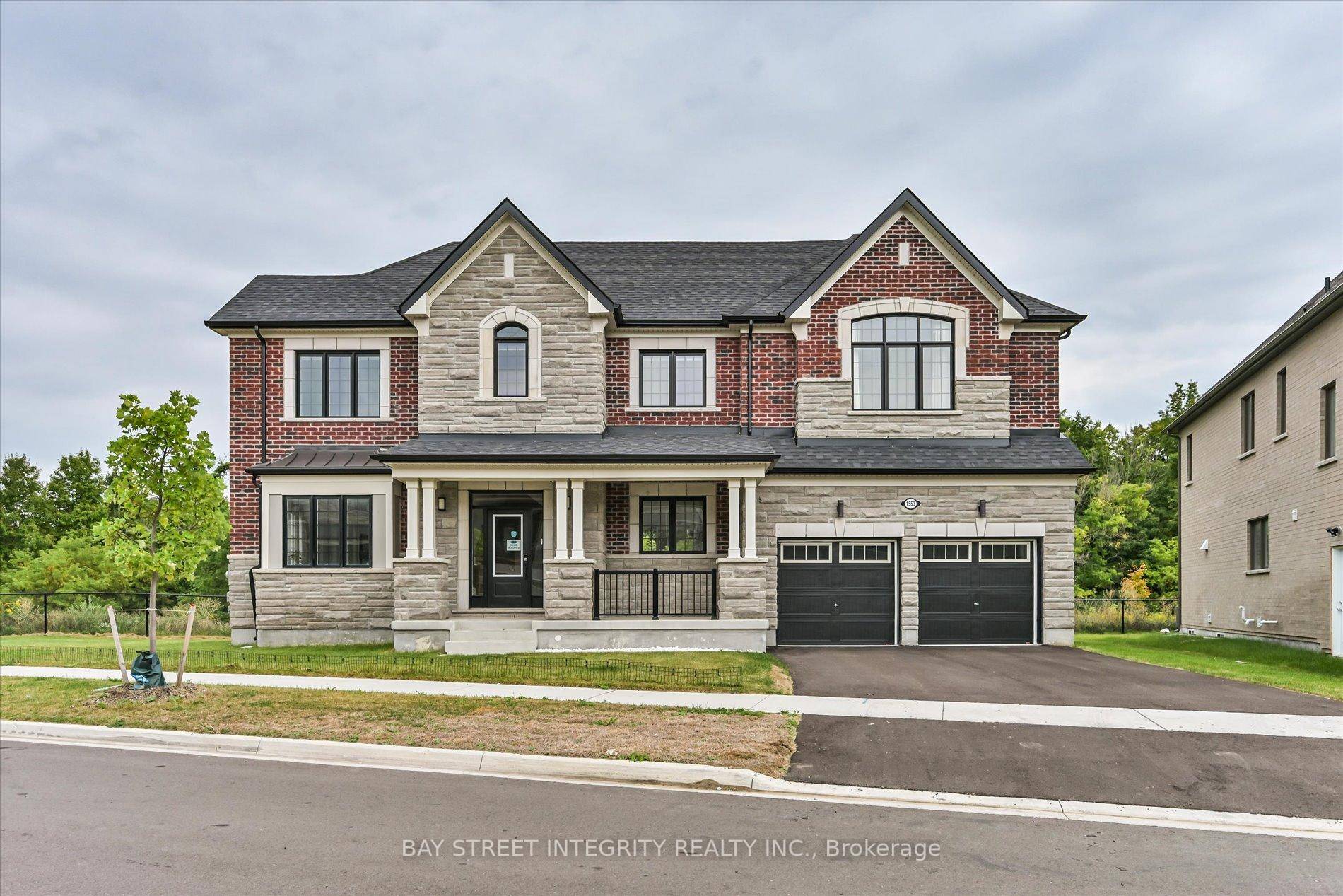 Welcome To 1553 Honey Locust Place !