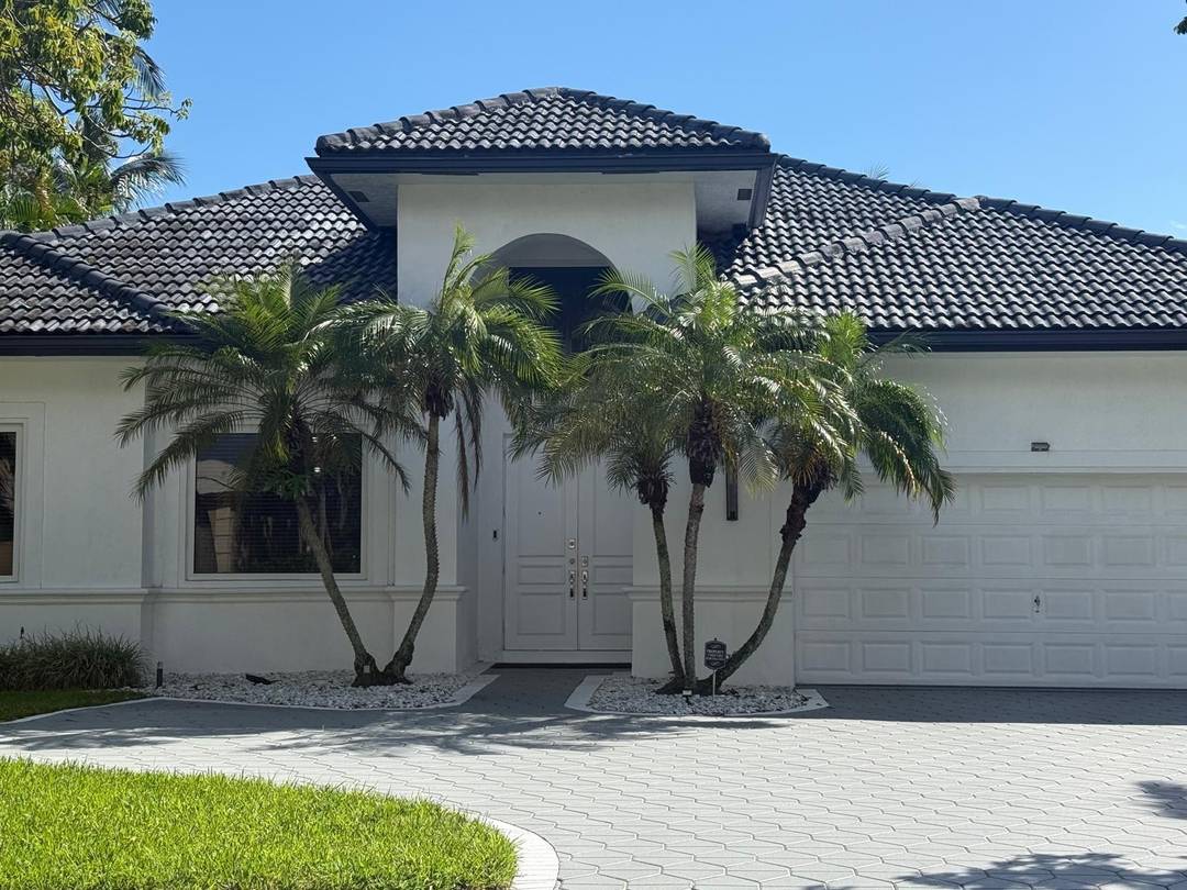 Fully furnished, turnkey 3BD 3BA contemporary home in East Boca Raton.