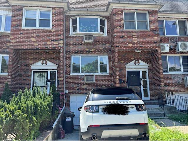 Well Maintained House, Near Shop, Transportation, amp ; House of Worship.