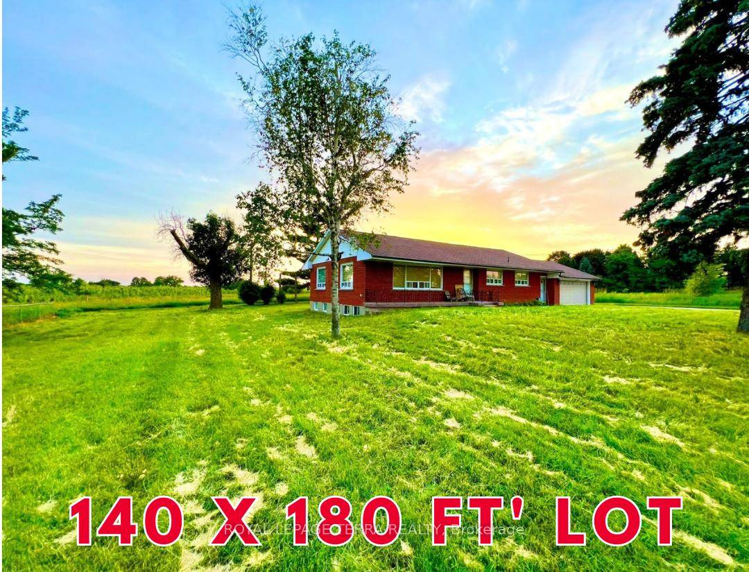 Prestigious KLEINBURG Rarely Offered Beautiful Bungalow Located On a Large Mature 140 X 180 Lot Fronting On Highway 27 With Exposure !