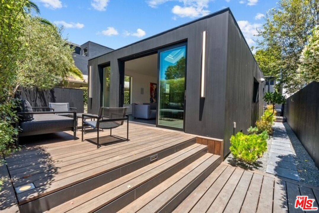 1527 Cabrillo Ave 1BR Marina Del Rey La