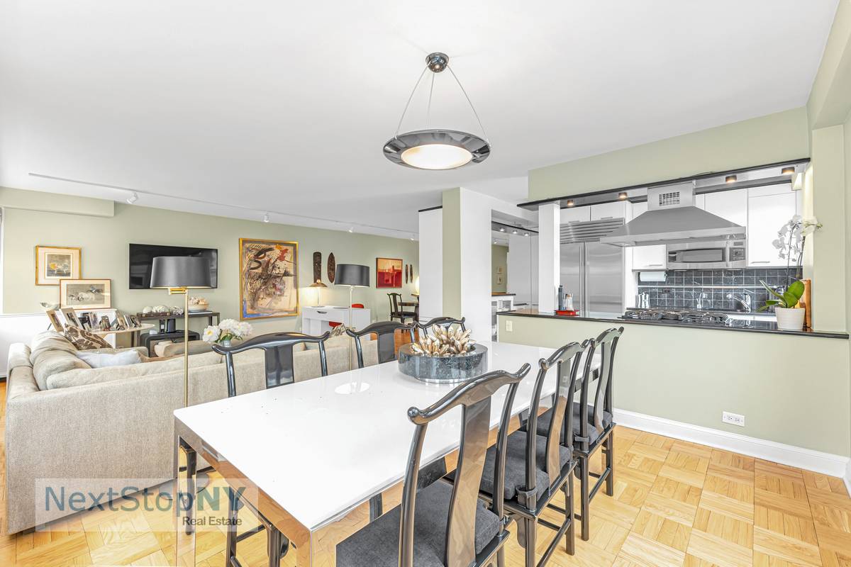 Apartment 16J is a sun drenched corner residence offering three spacious bedrooms and three full bathrooms all set against the breathtaking backdrop of Rockefeller Gardens, the iconic Queensboro Bridge, and ...