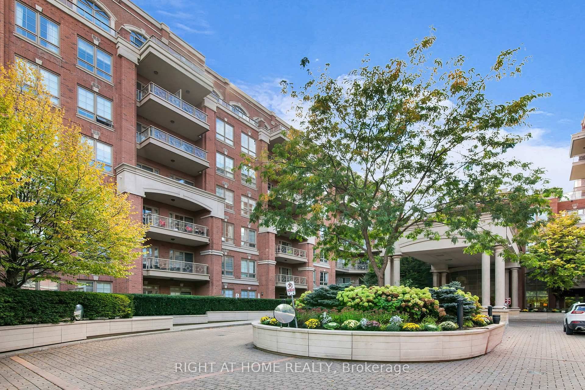 Welcome to a truly unique and luxurious 1 bedroom, 1 bathroom suite at the prestigious Kilgour Estate.