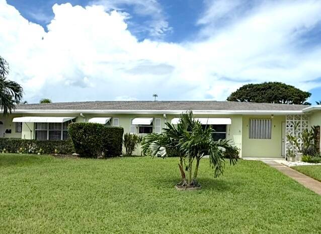 Welcome to this charming villa style 1 bedroom, 1.