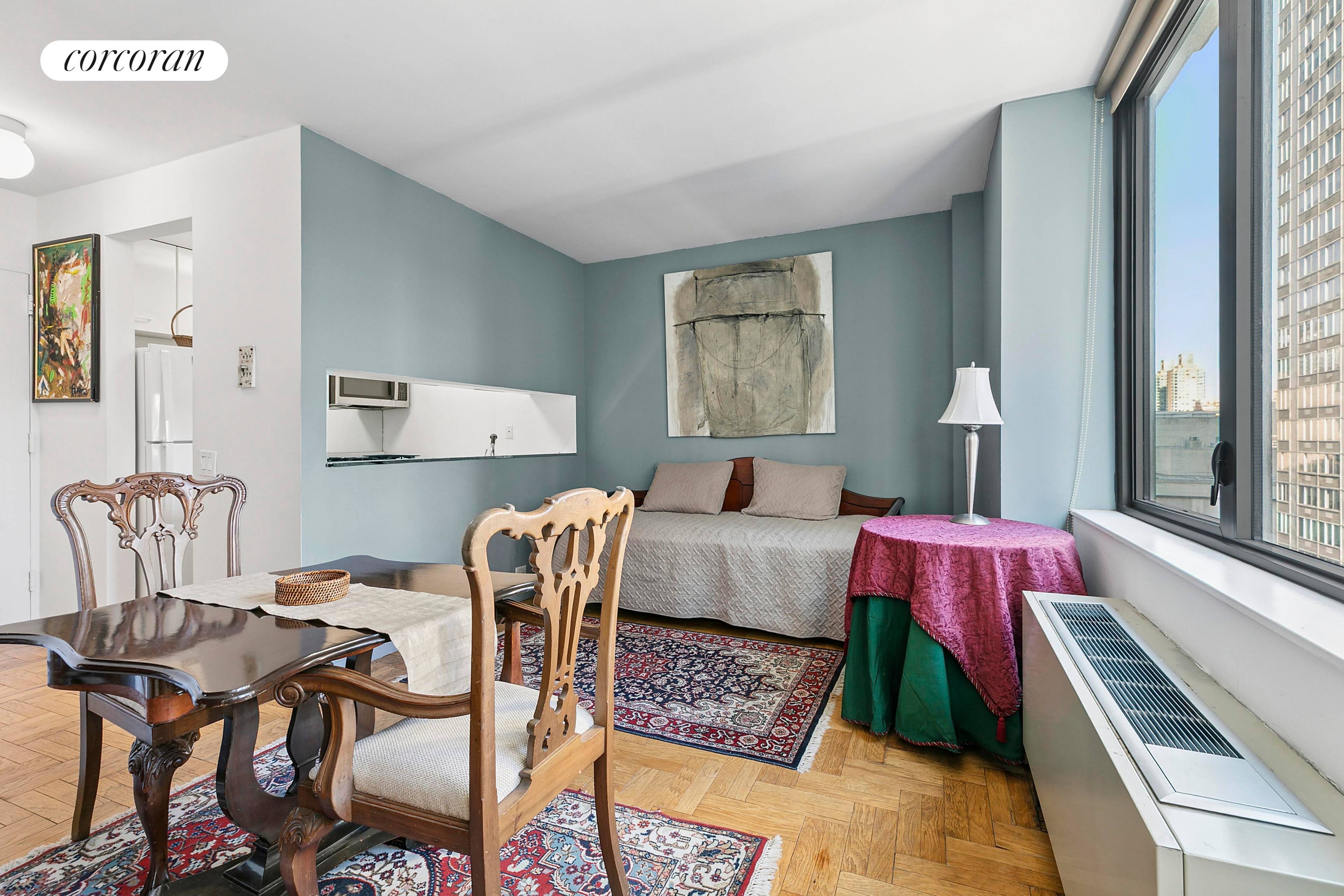 Welcome to Unit 10C at 62 West 62nd Street, a stunning condo located in the vibrant heart of the Upper West Side !