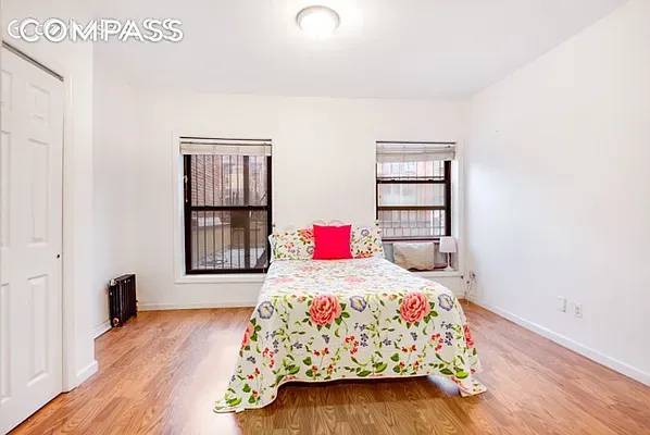 Located on the most convenient and one of the most beautiful blocks in Brooklyn Heights is this spacious 2 bedroom home.