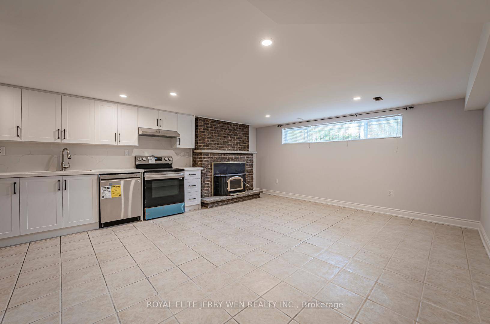 renovated, two bedroom in law suite in South Ajax, both 2 bedrooms are on the ground floor, updated kitchen equipped with stainless steel appliances and luxurious granite countertops.