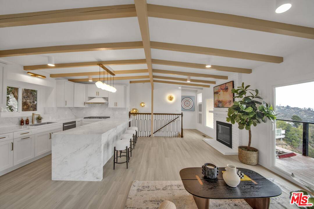 2144   Beech Knoll Rd 4.0 Hollywood Hills East LA
