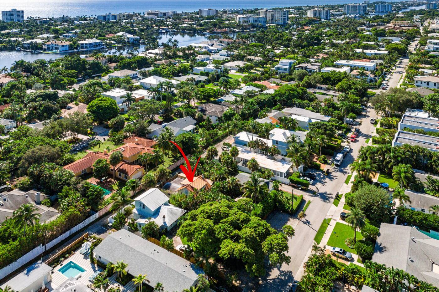 Welcome to Paradise ! This multi faceted gem is located in the heart of Delray Beach and offers an exceptional development opportunity for the perfect buyer.