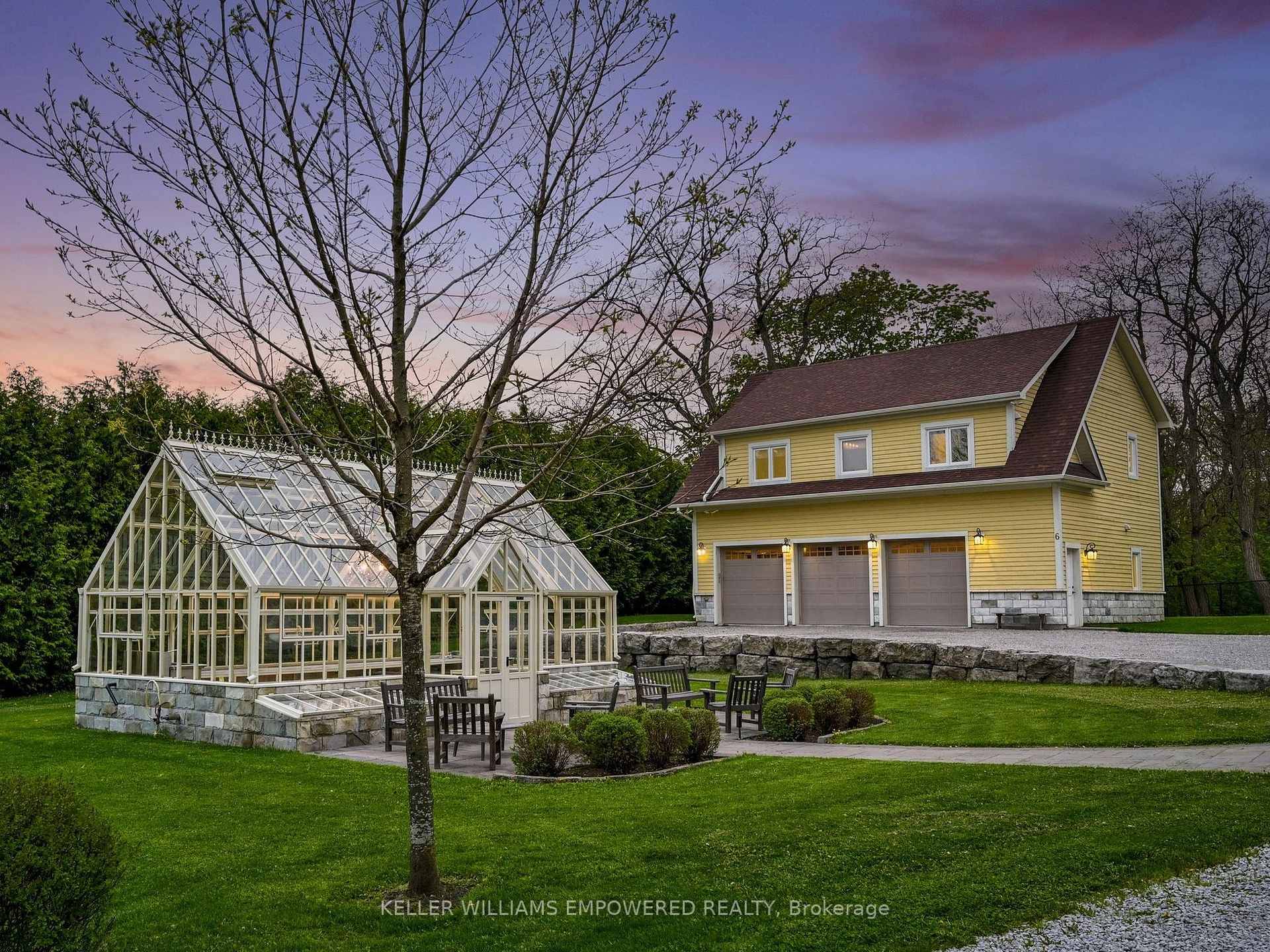 Exceptional living on approximately 1 2 acre lot backing onto Protected Phillips Lake, in the center of York Region !