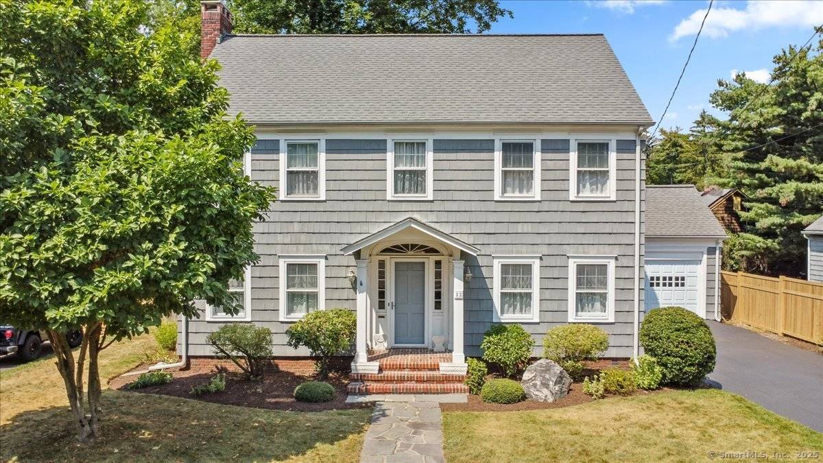 Beautifully maintained 3 bedroom colonial that boasts classic charm.