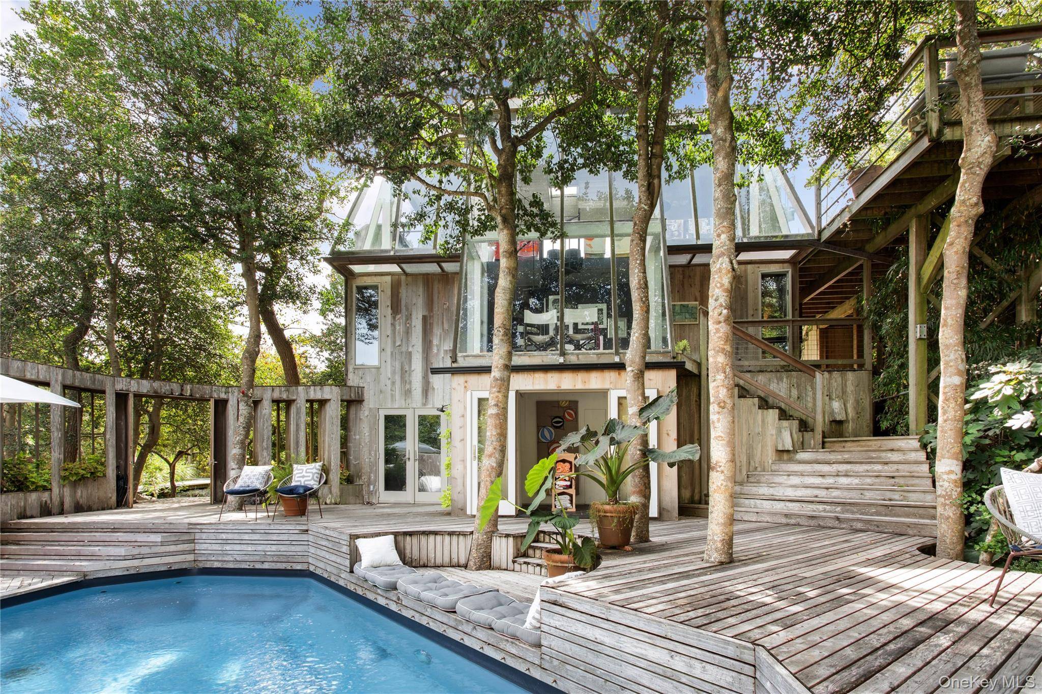 One of a kind Horace Gifford tree house.