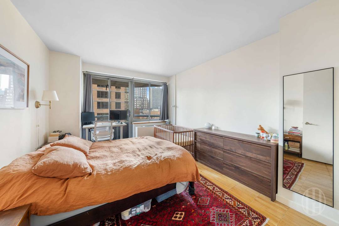 Huge one bedroom, upper east side.