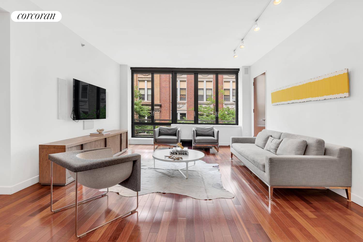 Perfectly positioned on a coveted Flatiron location, Residence 3C at the Oculus Condominium is a sunfilled, three bedroom, three bathroom with a spacious floor plan for living and entertaining.