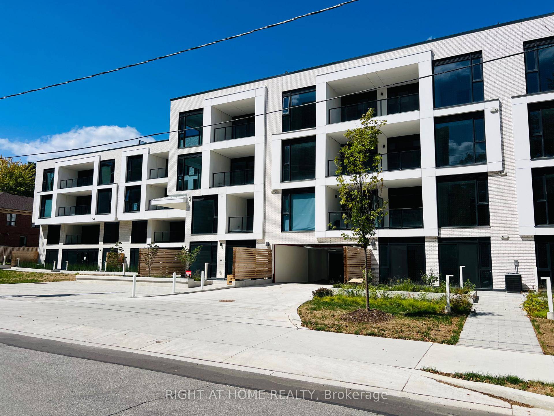 Welcome to The Keewatin An exclusive boutique community of only 36 estate style residences, perfectly nestled on a tree lined corner in one of Midtown Toronto's most prestigious neighbourhoods.