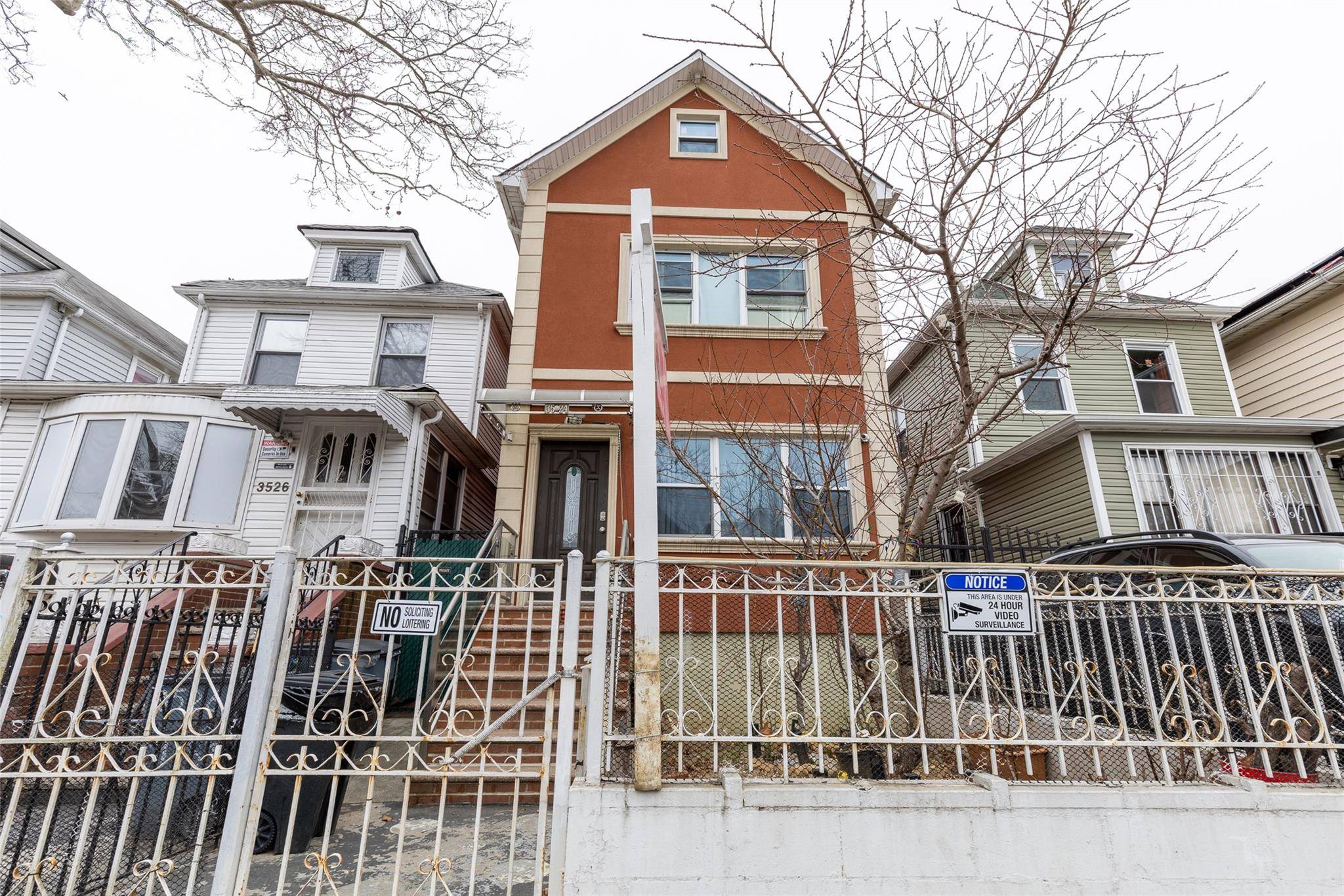 Welcome to this open and spacious colonial residence in the heart of Jackson Heights !
