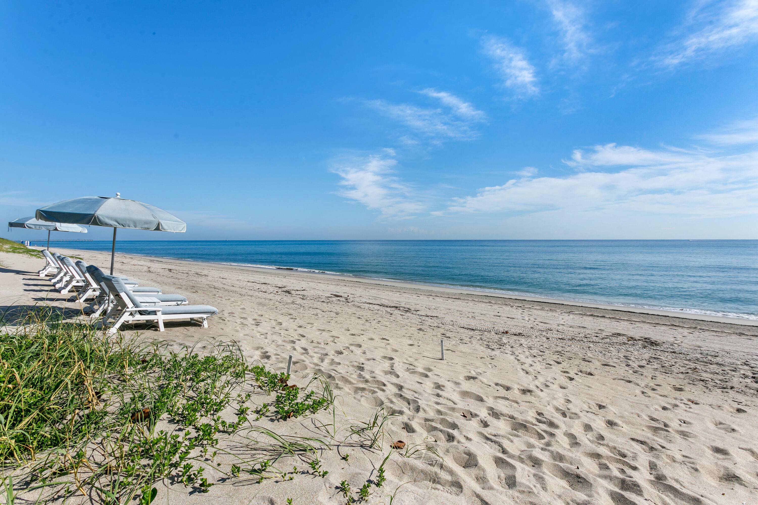 Amazing family sized condo that lives like a beach house with 3, 568 total square feet !