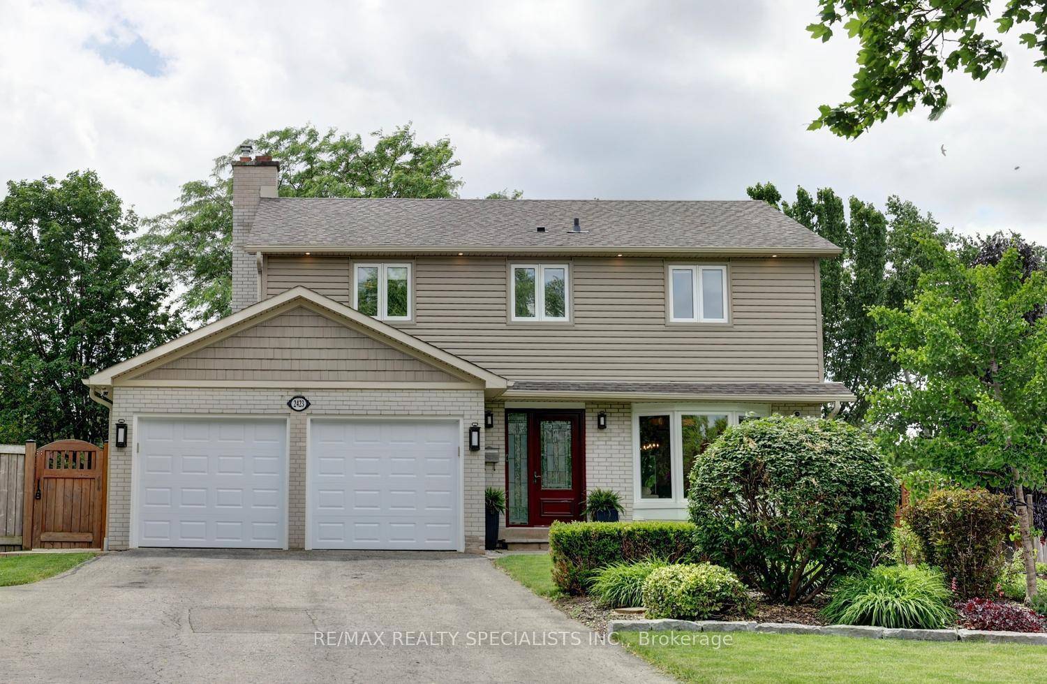 Absolutely gorgeous 4 bedroom home backing onto park with over 350, 000 spent on upgrades and located in the family friendly neighbourhood of Sheridan Homelands.
