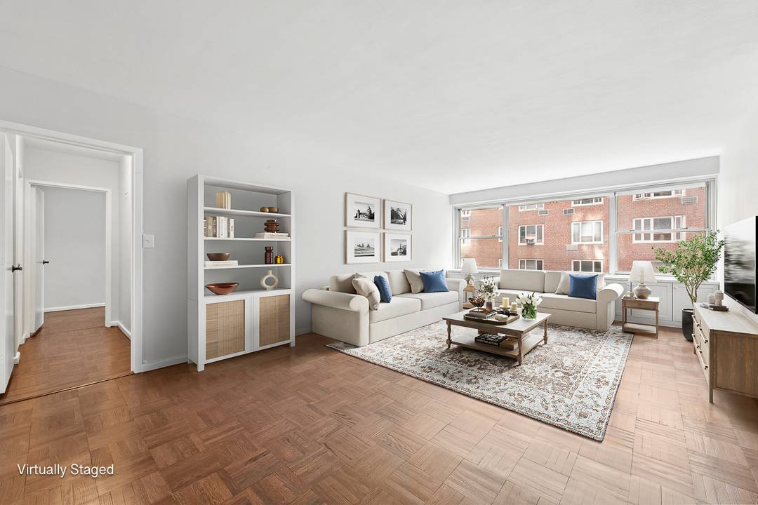 Welcome to this inviting co op on East End Avenue, perfectly situated for those seeking a harmonious blend of tranquility and convenience in one of New York's most cherished neighborhoods.
