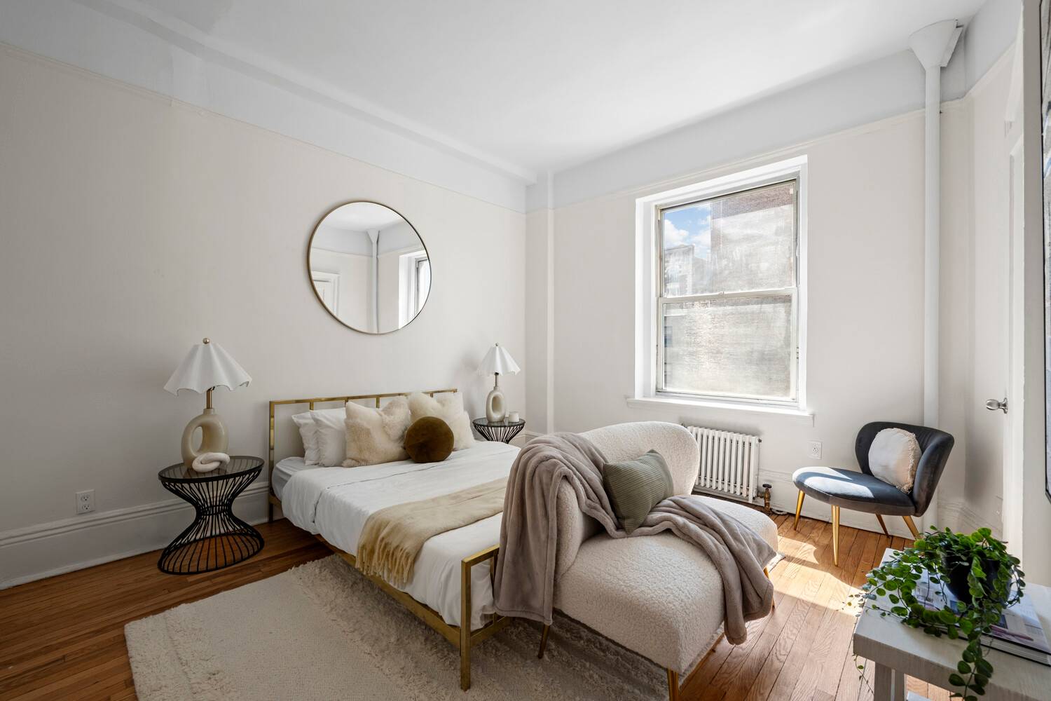Bright studio with high ceilings and eat in kitchen in full service Morningside Heights coop !