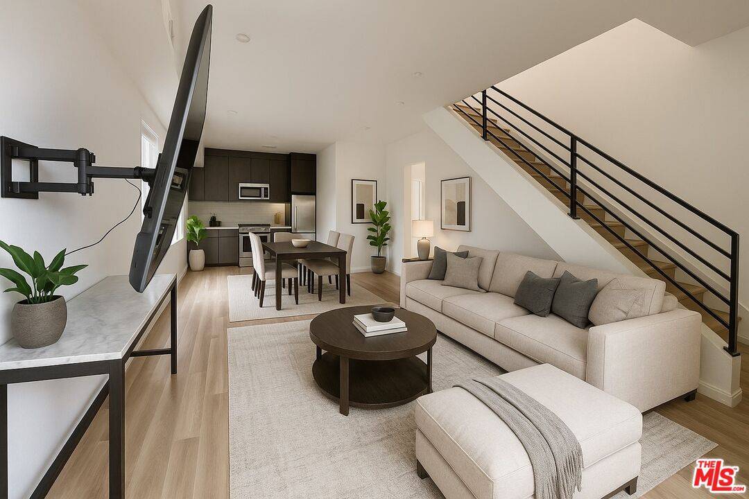 8662 1/2  Cadillac Ave 3BR La