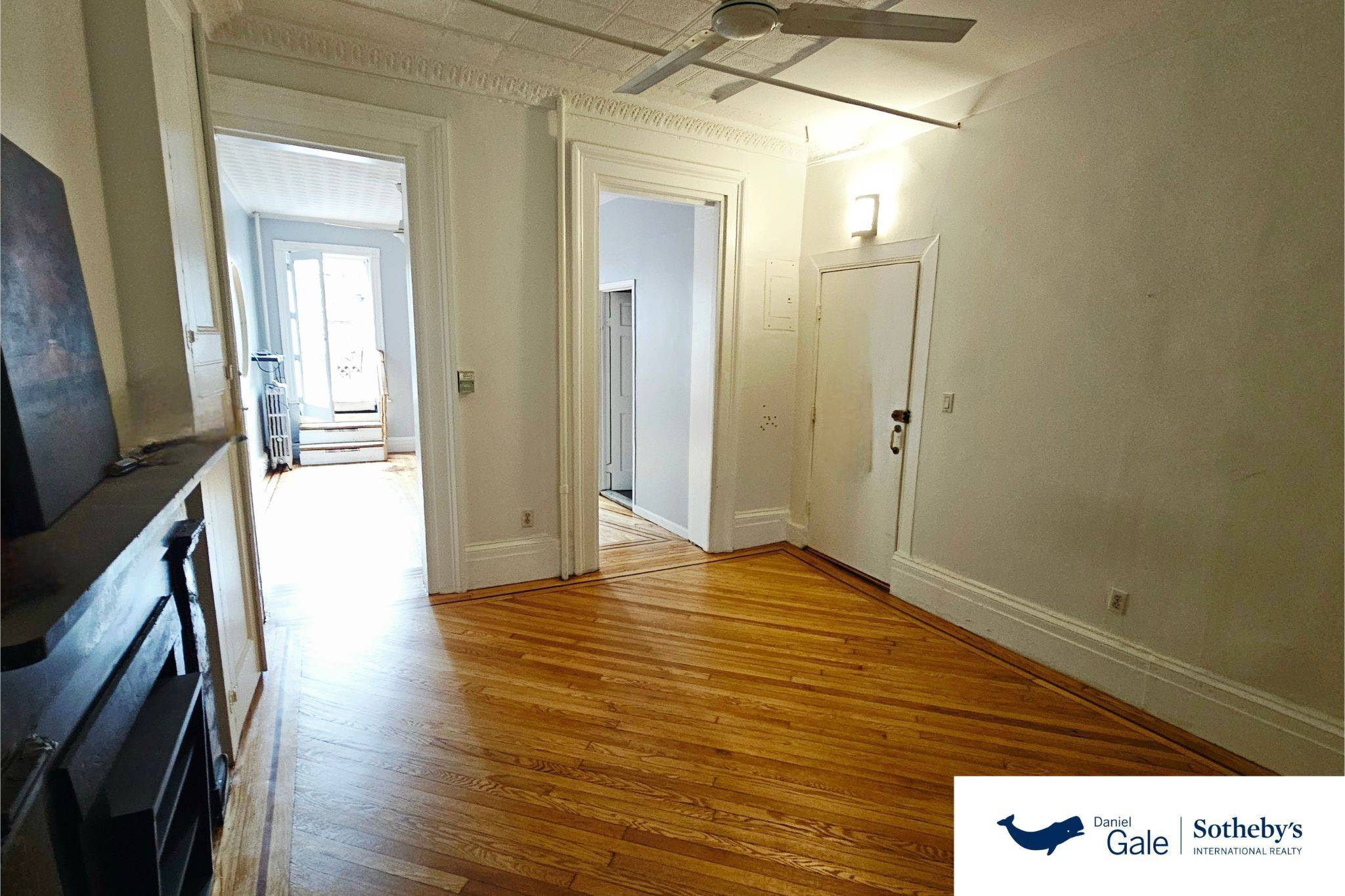 Your Private Escape in the Heart of Boerum Hill Located just off vibrant Smith Street, this beautifully appointed home offers what few can an expansive, private oasis where morning coffees ...