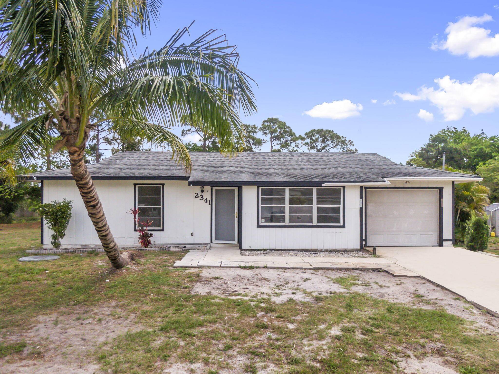 Investor special or starter home in the heart of Port St.