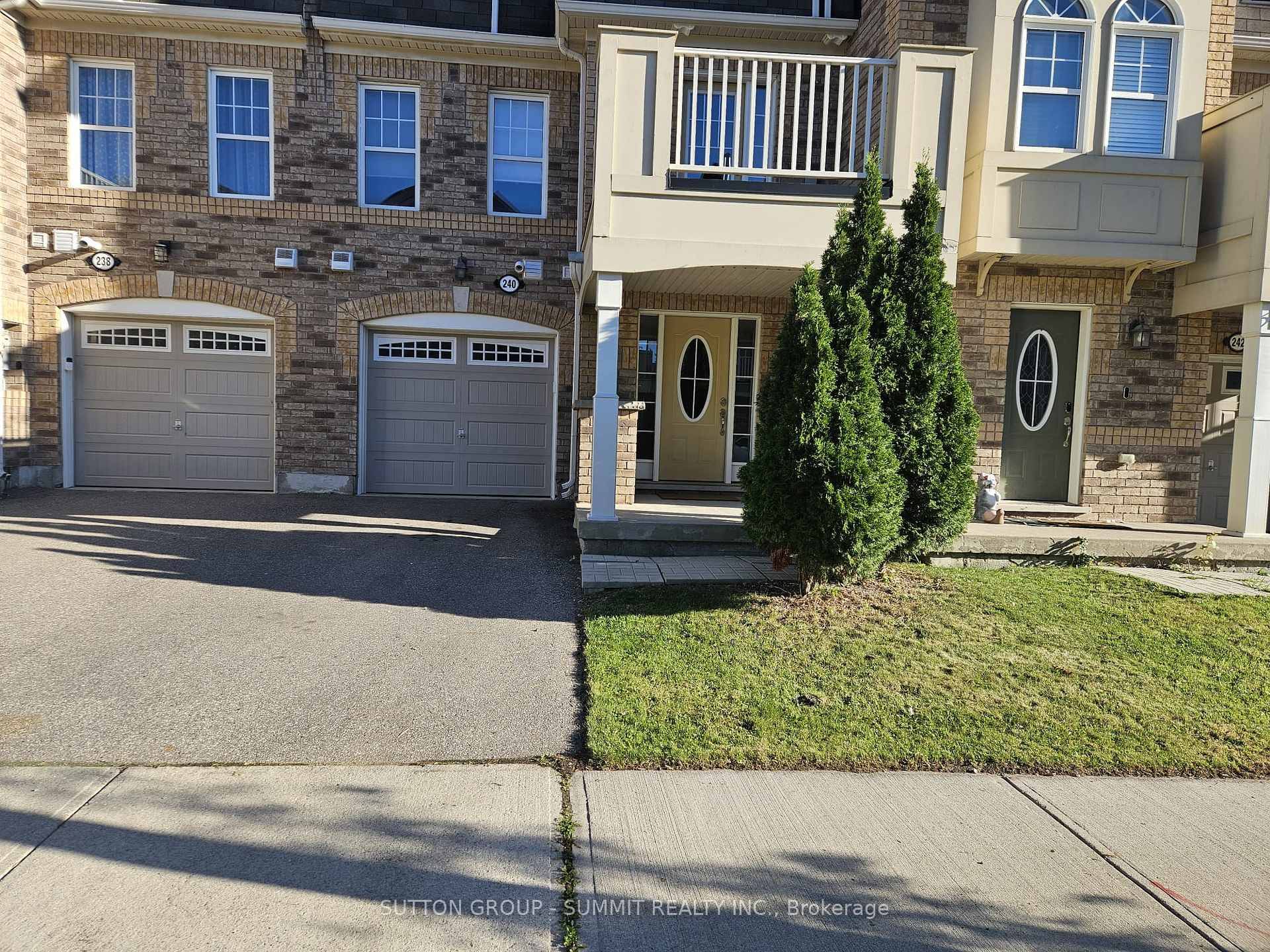 Beautiful and Clean 3 story Townhouse for rent in Milton, Harrison Community !
