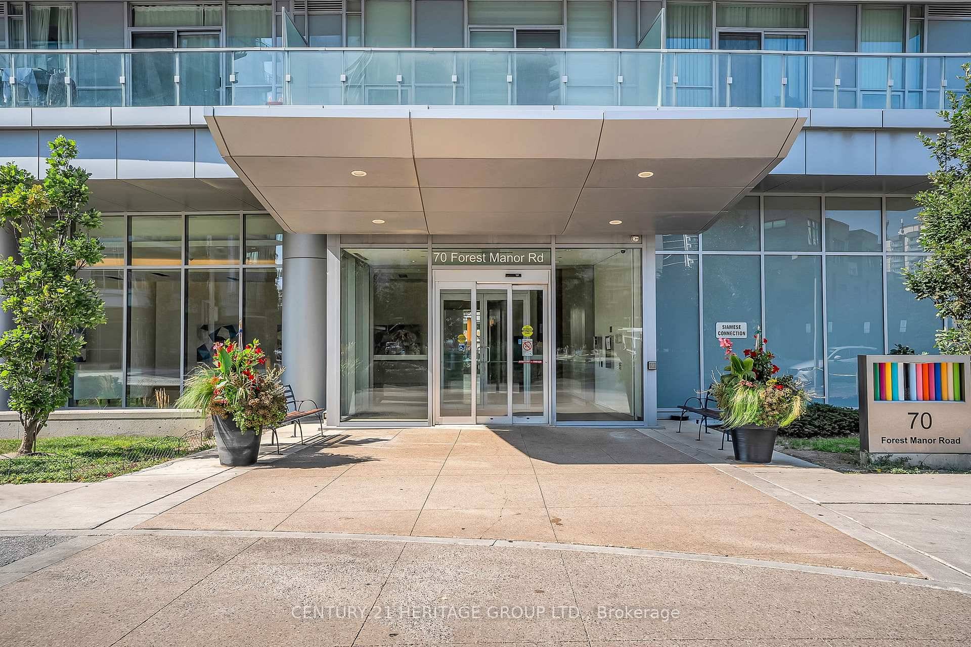 SOUTHERN EXPOSURE 1 BEDROOM DEN SEPARATE ROOM WITH SLIDING DOORS ACROSS FROM THE WELL KNOWN FAIRVIEW MALL 2 LEVEL INDOOR SHOPPING MALL WITH SUPERMARKET GROCERY STORE, BRAND NAME STORES SPACIOUS ...