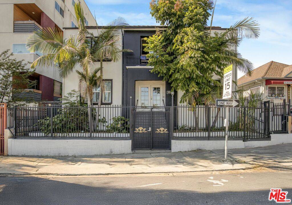 969  S Serrano Ave 9BR La