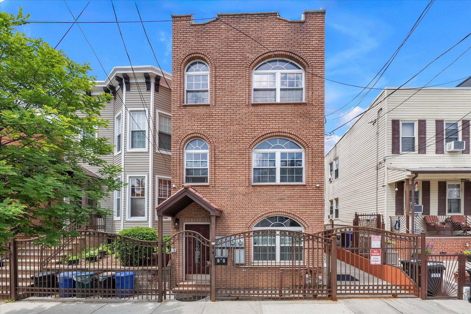 Introducing 90 Milford Street a beautifully maintained and spacious 2 family brick residence offering 2, 880 sq ft of versatile living space in one of Brooklyn s rapidly growing residential ...