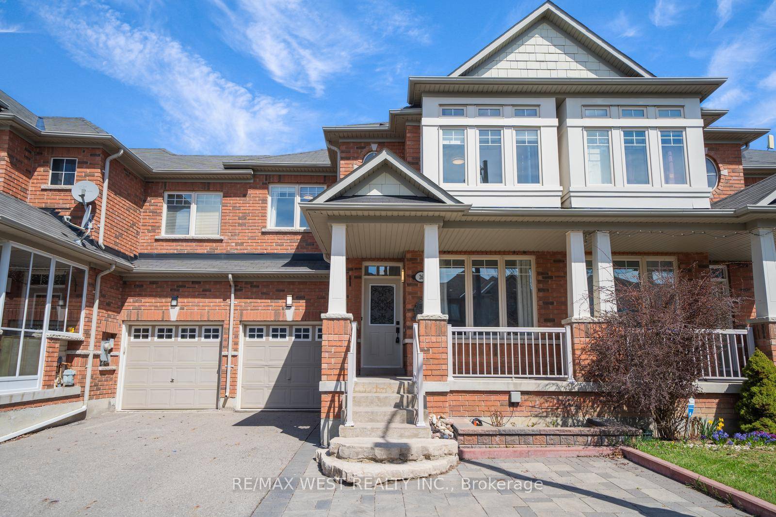STUNNING ASPEN RIDGE LUXURY TOWNHOUSE !