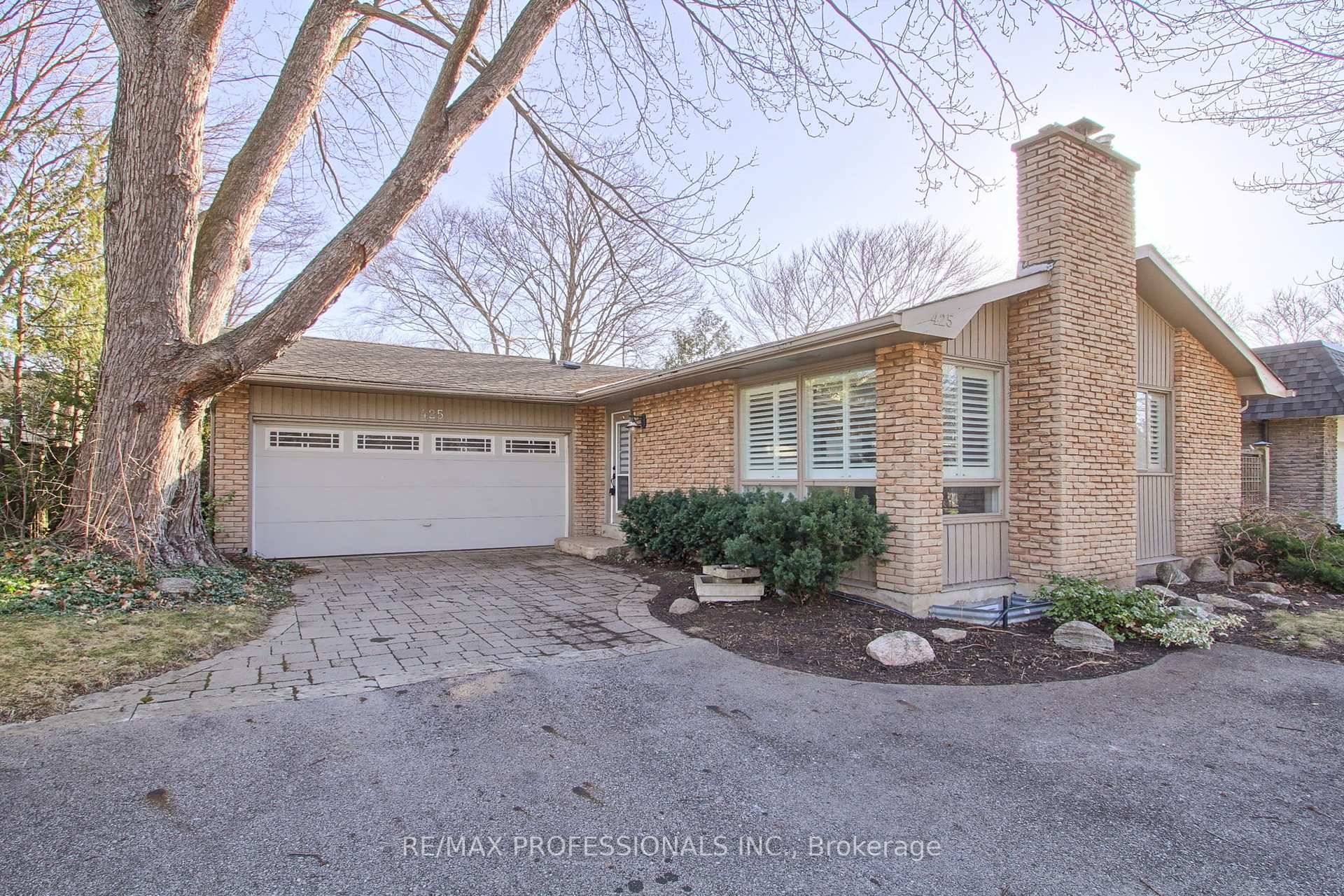 Discover this spacious bungalow tucked away on a serene crescent in one of Oakville's most desirable neighbourhoods.