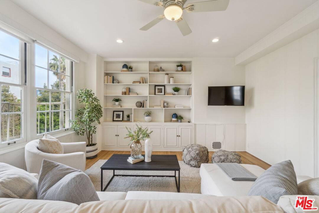 855 S Serrano Ave 3BR Hancock Park La