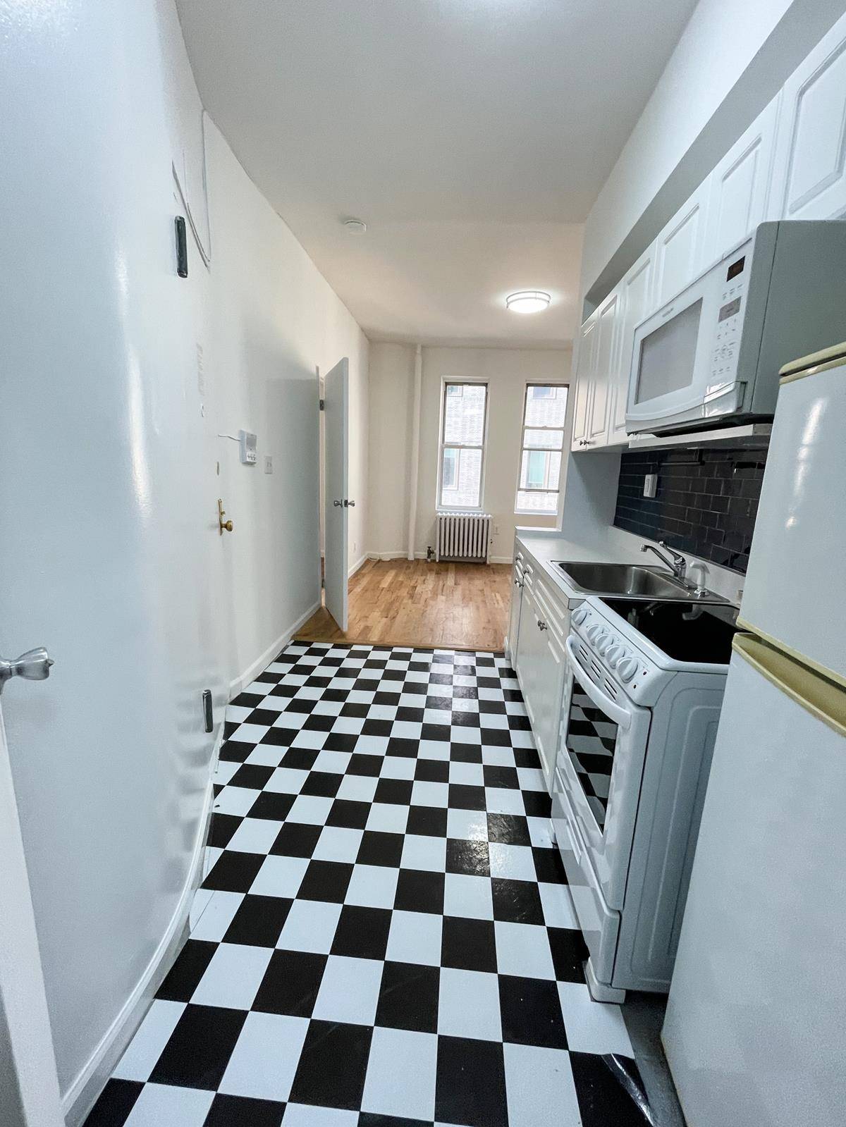 Renovated 2BR in the NYU area 2 blocks from Washington Square Park and close to subways, dining, shopping and entertainment.